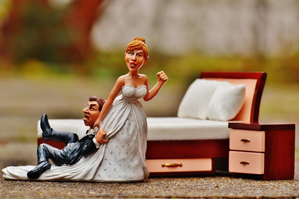 女性が結婚するか迷うときの相談先はどこ？